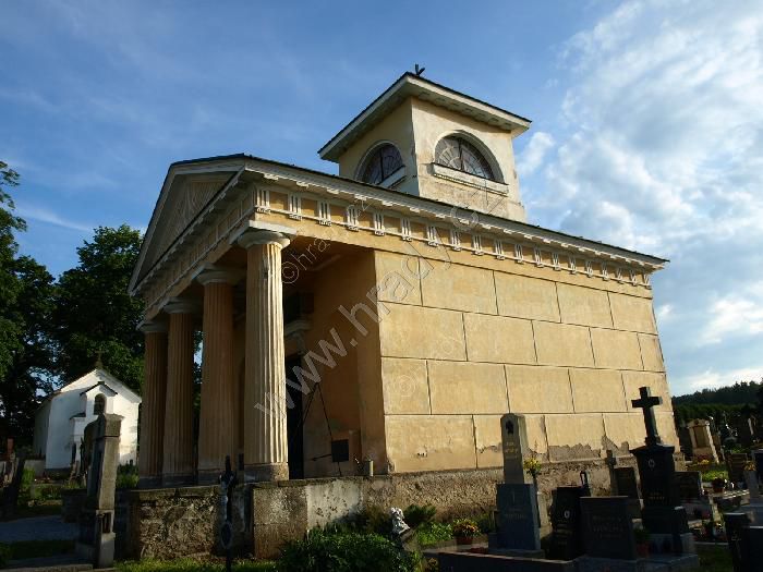 hřbitovní kaple s vratislavskou hrobkou