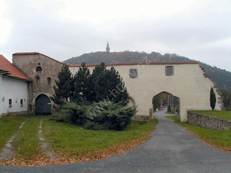 klášter cisterciáků s kostelem P. Marie