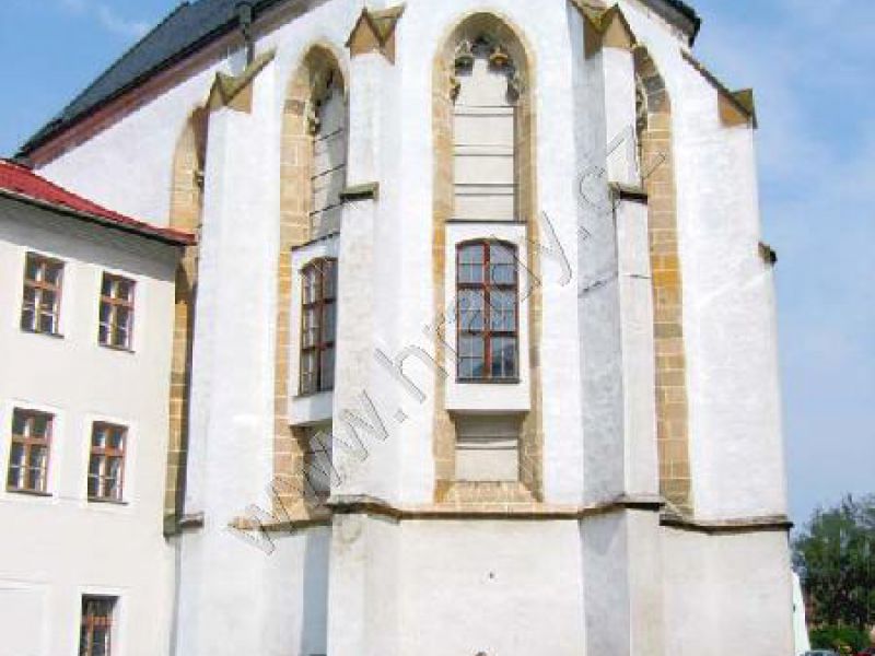 klášter minoritů s kostelem Povýšení sv. Kříže