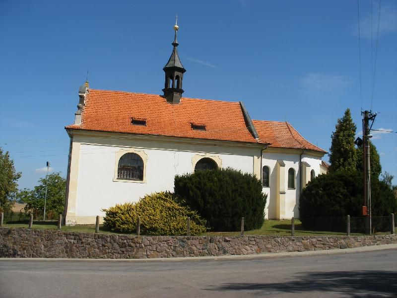 kostel sv. Jiří se zvonicí