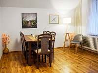 Samostatná jídelna Apartmán 2 - chalupa k pronájmu Horní Bečva (pod Pustevnami)