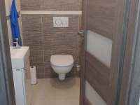 Toaleta v prvním patře - Velké Karlovice - Pluskovec