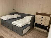 Pokoj č. 1 - Rozkládací postel ikea - Krásná