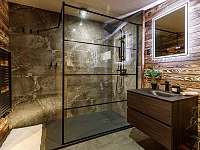 Koupelna sprchový kout - pronájem chaty Kunčice pod Ondřejníkem