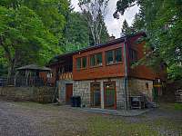 Táborový komplex - jídelna s kuchyní a dvěma pokoji - chatka k pronájmu Malá Bystřice