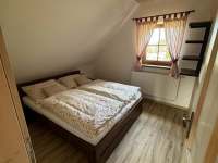 Pokoj č. 1 s manželskou postelí - chata k pronájmu Velké Karlovice - Kasárne