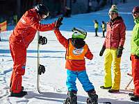 Lyžařská a snowboardová škola SUN Ski & Board School - 100m od ubytování - Bílá