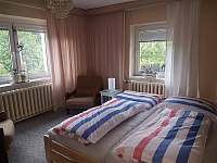 pokoj č.1 - s manželskou postelí ( možnost postýlky) - apartmán k pronajmutí Prostřední Bečva