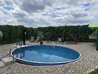 Bazén v zahradě - chata k pronájmu Litoměřice