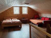 Podkroví - manželská postel a rozkládací gauč - chata k pronajmutí Huntířov - Nová Oleška