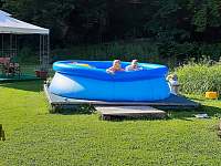 bazén pro děti - rekreační dům ubytování Chřibská