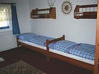 Pokoj č. 3, 2 postele + rozkládací gauč. - Skuhrov