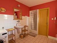 koupelna byt 1 - chalupa k pronájmu Ploukonice