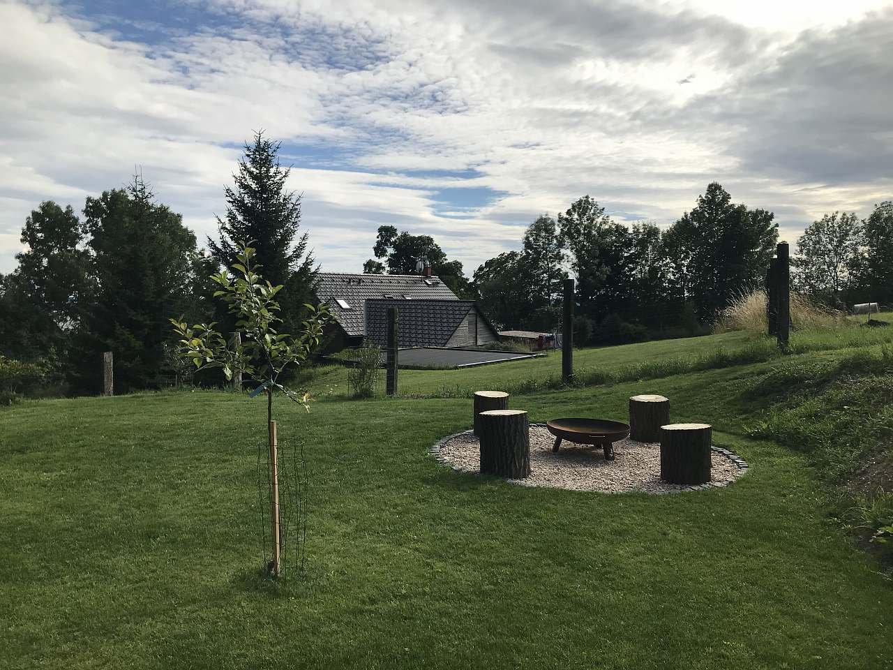 ...na místě, odkud se hezky kouká na jaře, v létě...