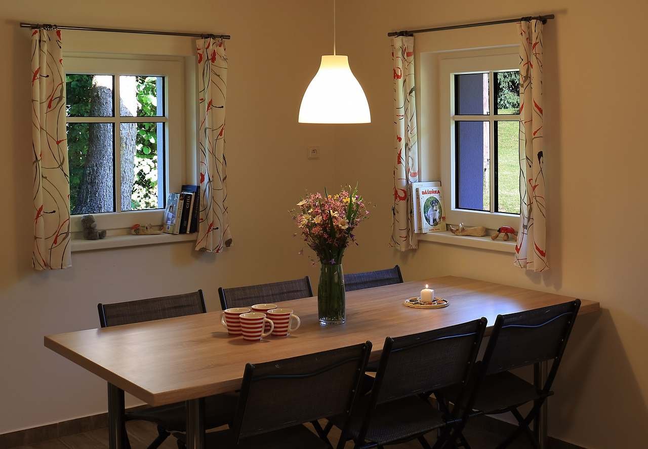 Apartmán 2 - jídelní kout