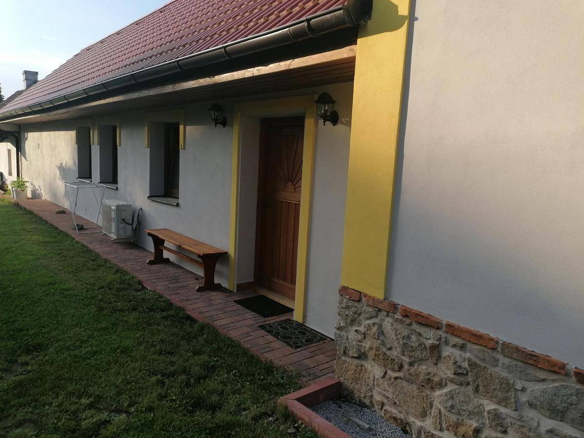 Apartmán na statku Jílovice - Kramolín