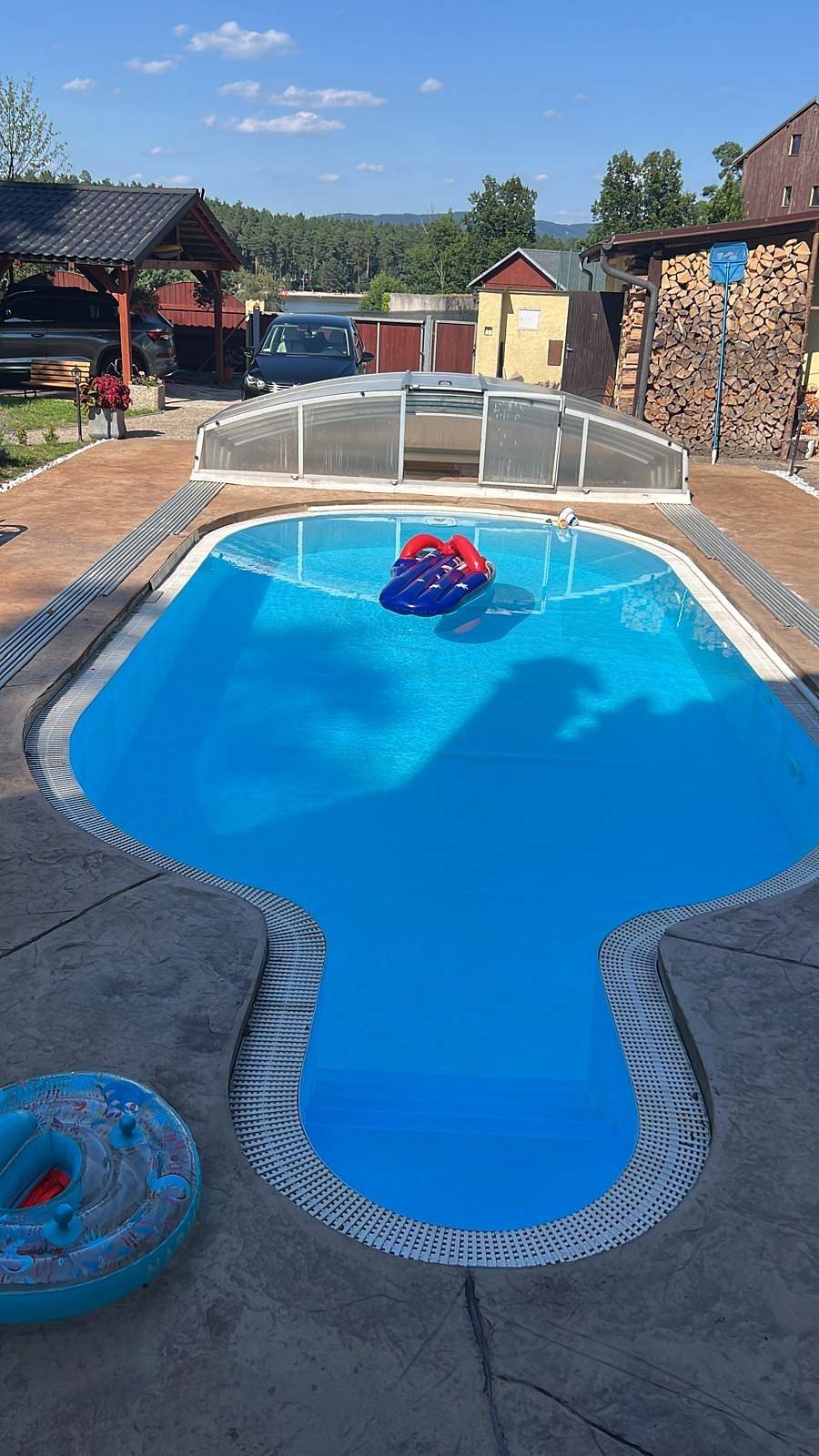 Apartmán U jezera - bazén