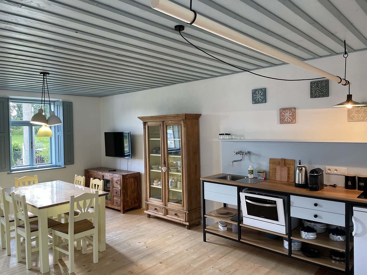 App.2 - Vejminek, obytná místnost s kuchyní