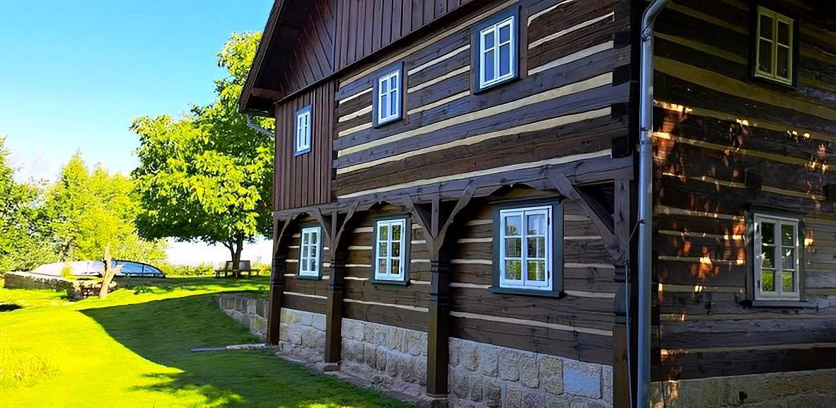 Chaloupka na vršku - Žďár - Okolí Prahy