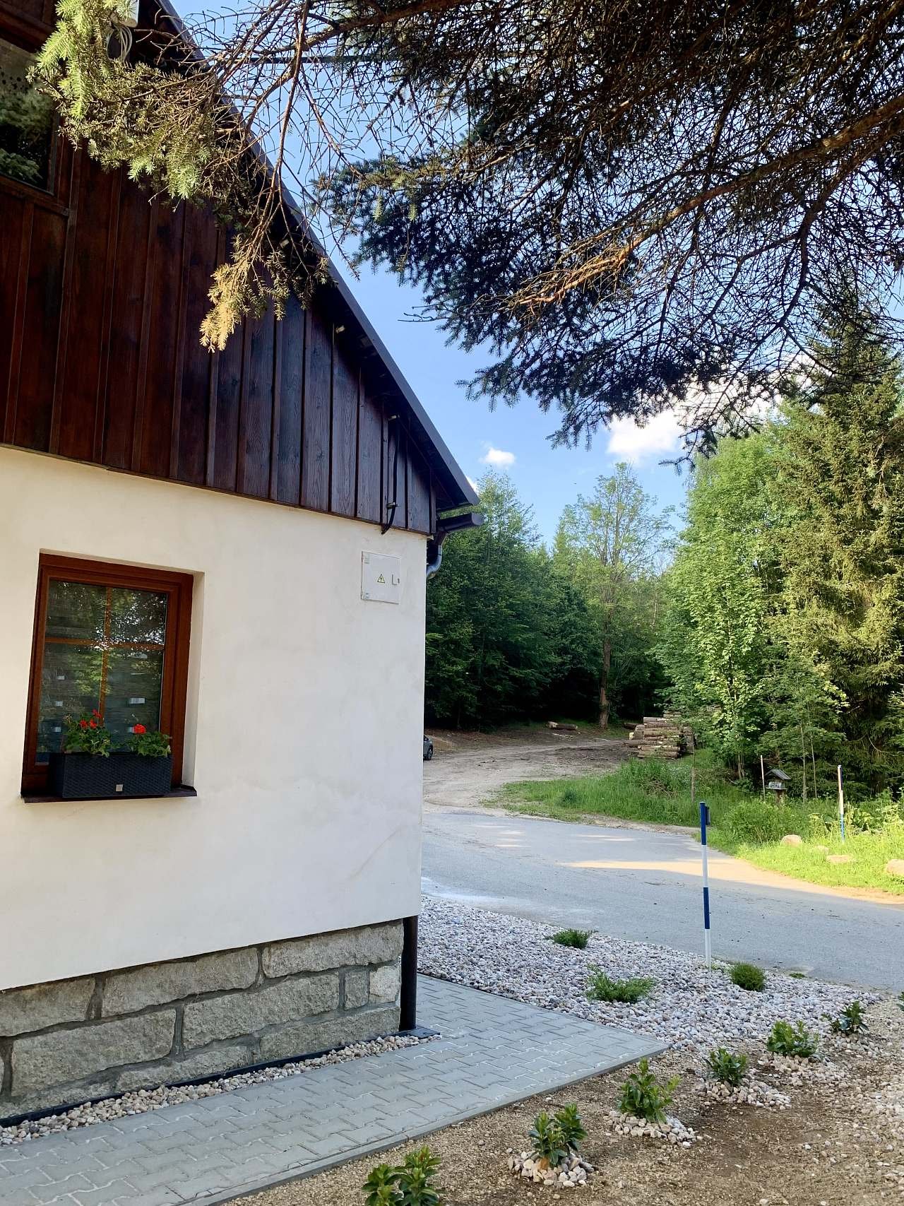 Chaloupka za třetí přehradou