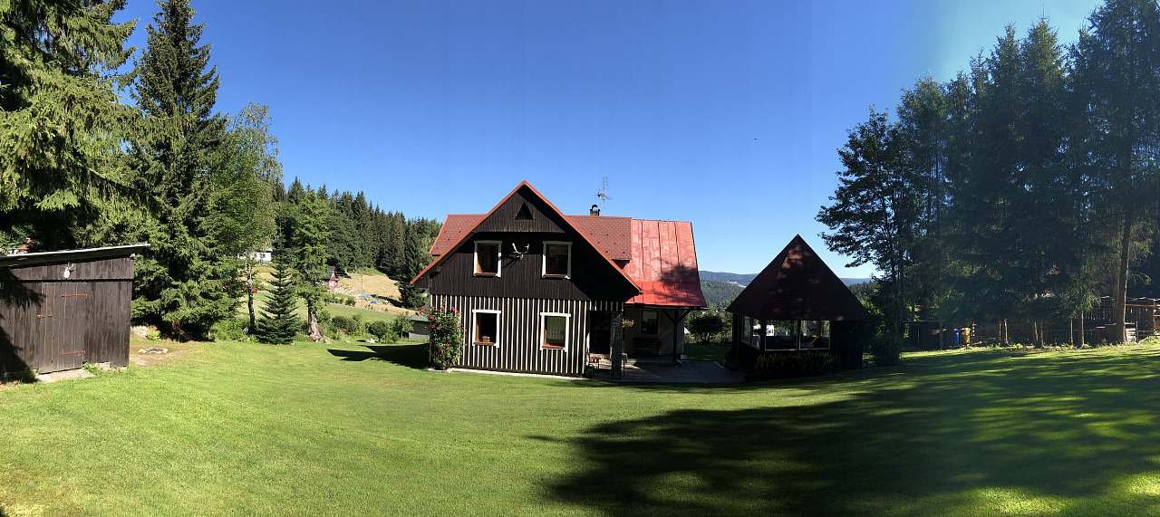 Chalupa Jelenka - pano ze severu