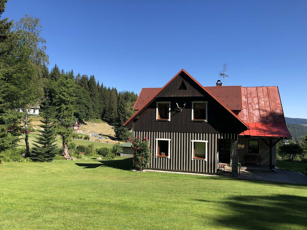 Chalupa Jelenka - pohled ze severu