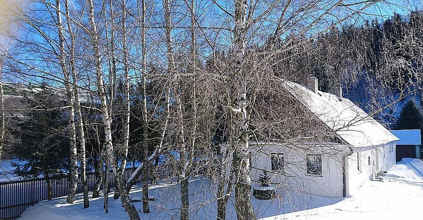 Chalupa pod Pradědem v zimě