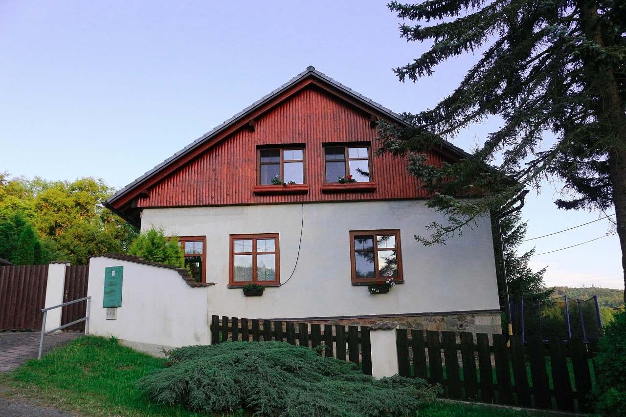 Chalupa u koupaliště