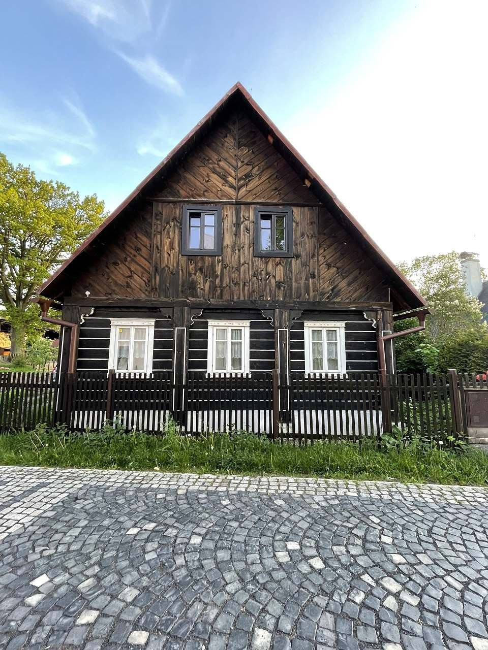 Chřibská90 pohled na dům z cesty