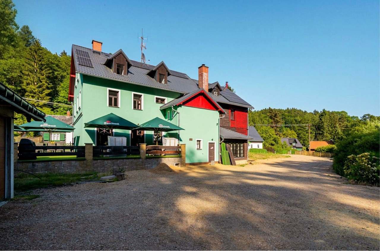 Dvůr a parkoviště My Lady II