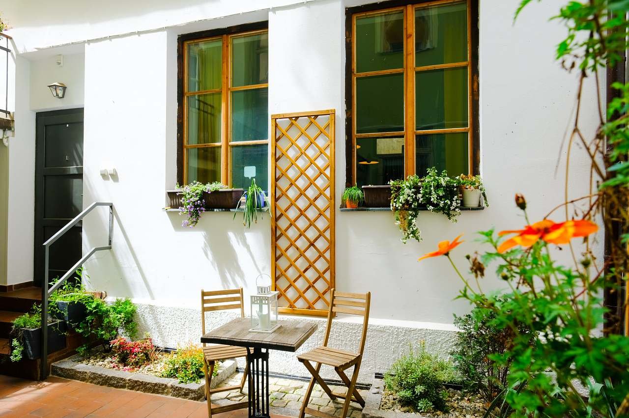 Exteriér a předzahrádka