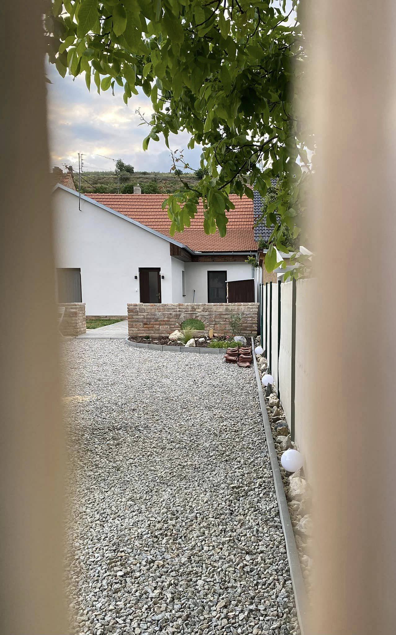 Chalupa mezi řádky - Milovice - Jižní Morava