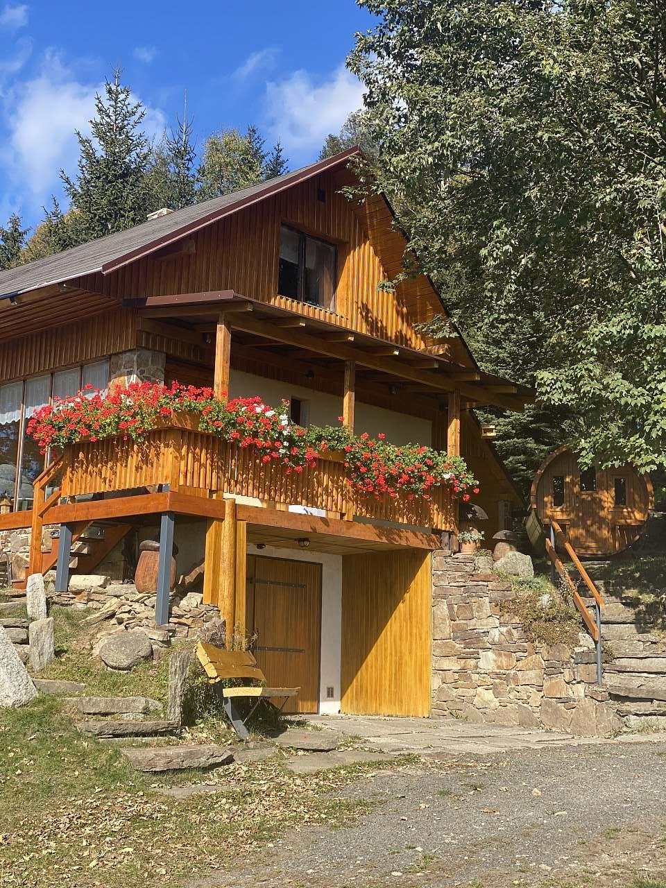 Garáž -uskladnění kol, lyží, sušák na boty