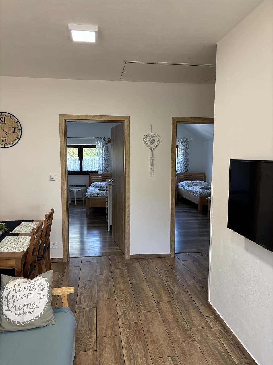 Jídelna,společenská místnost,malá sedačka