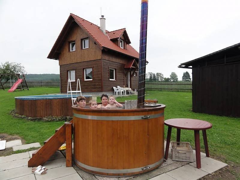 Koupací sud s celoročním provozem..