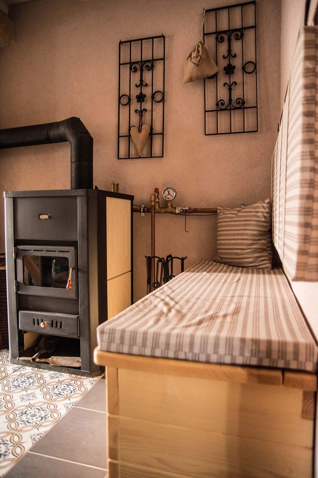 Krbová kamna do celé chalupy