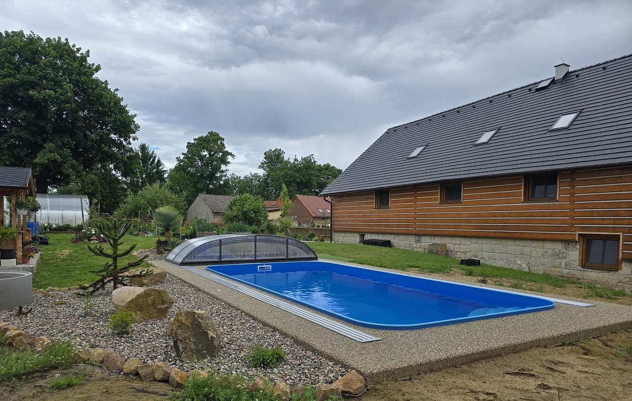 Krytý bazén se slanou vodou