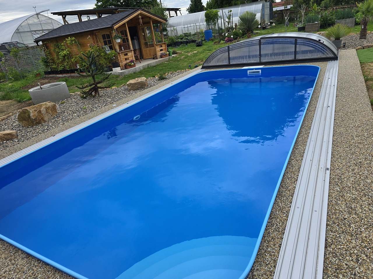 Krytý bazén se slanou vodou