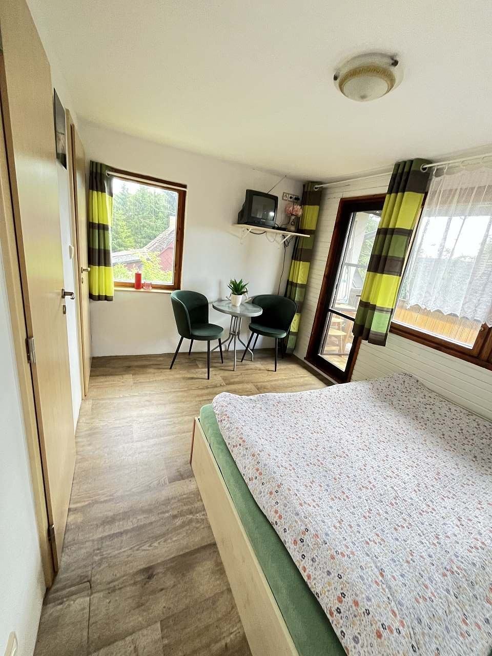 Ložnice v patře s balkónem 180x200