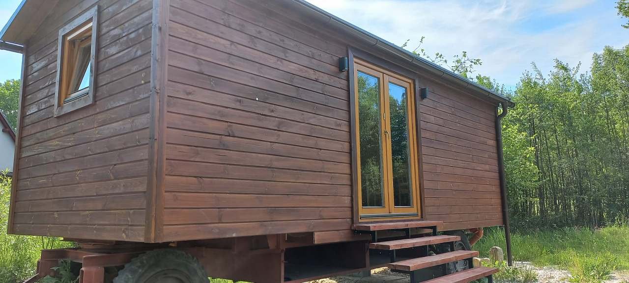 Maringotka pohled z parkoviště