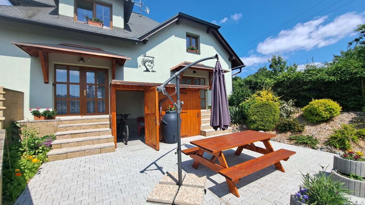 místo pro jízdní kola, sportovní nářadí