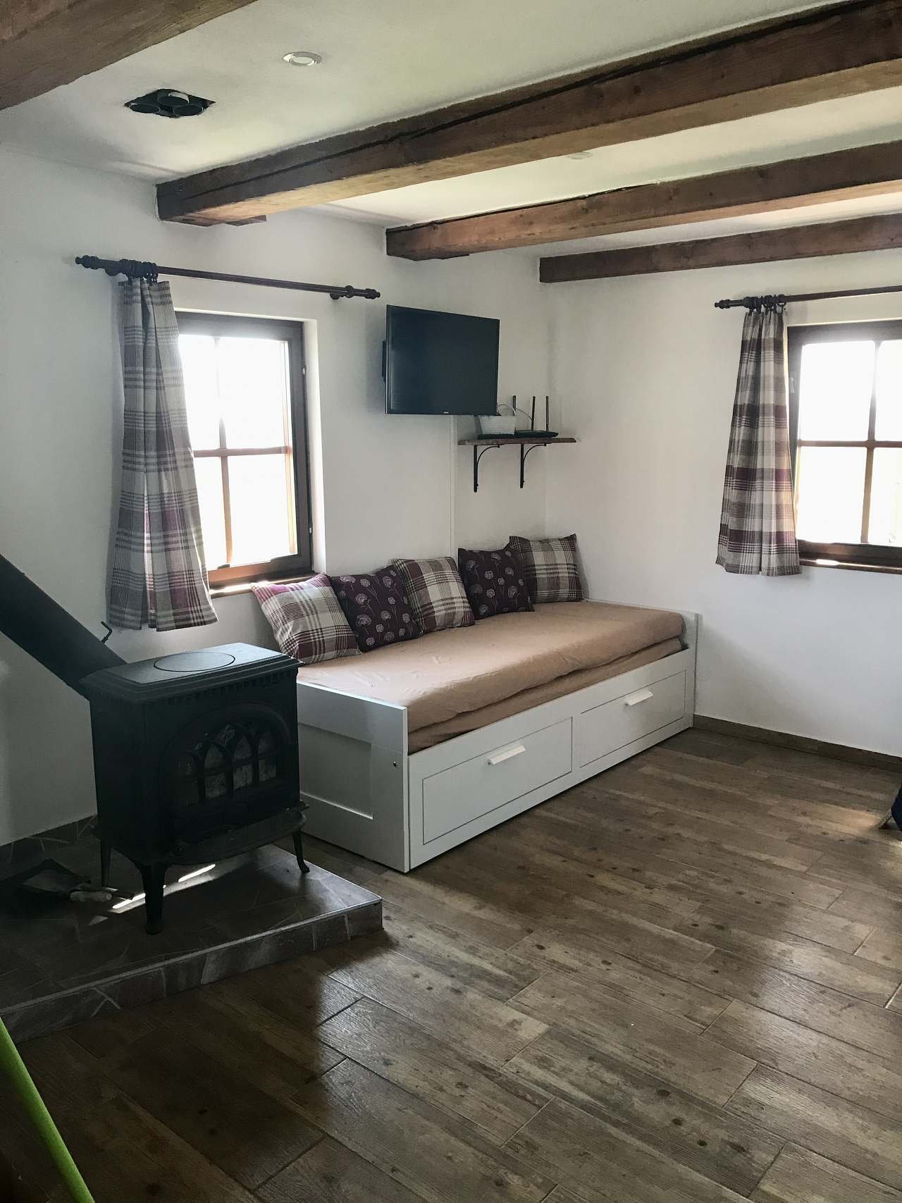 Obývací pokoj, rozkládací gauč