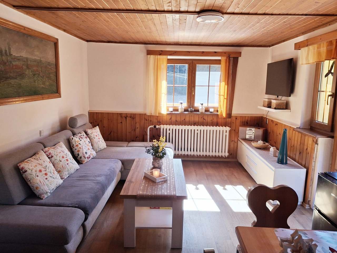 obývací pokoj s jídelnou a kuchyní