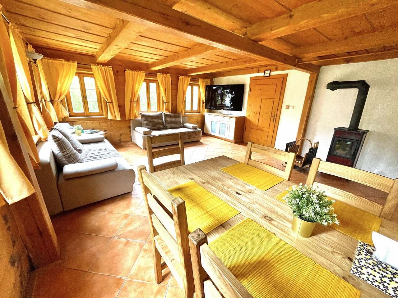 Obývací pokoj s kuchyní