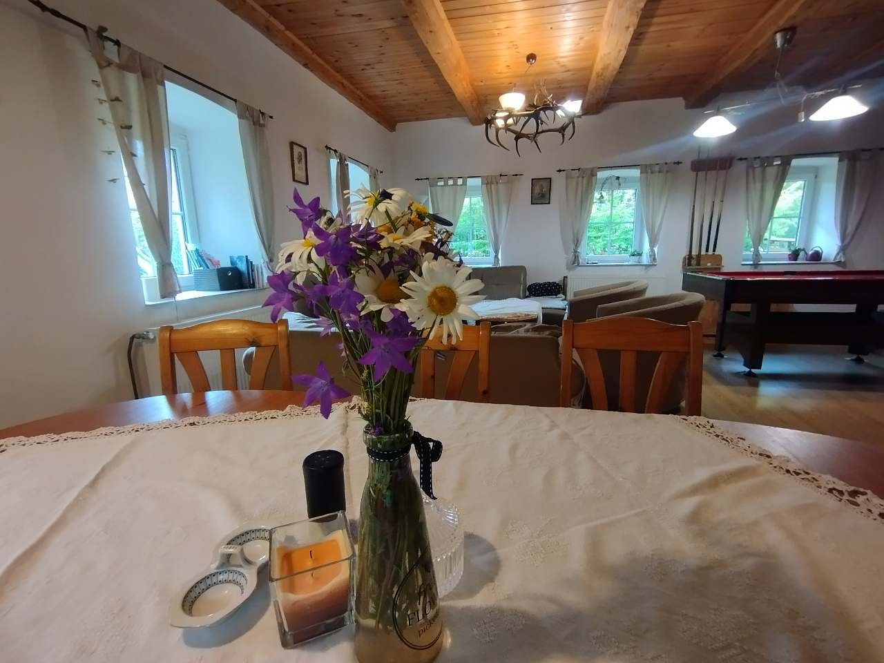 Obývací pokoj s kuchyní