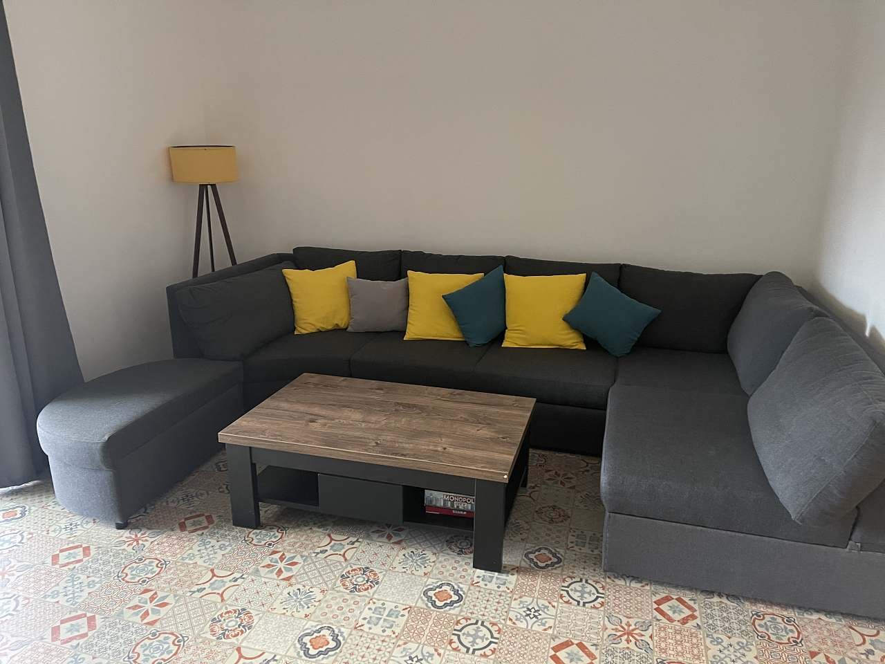 Obývací pokoj s rozkládacím dvojlůžkem