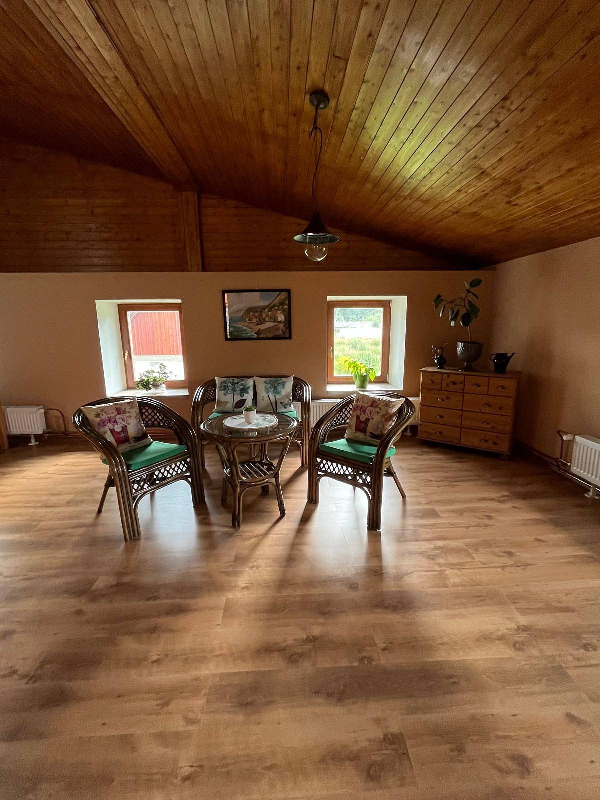 otevřená ložnice v patře