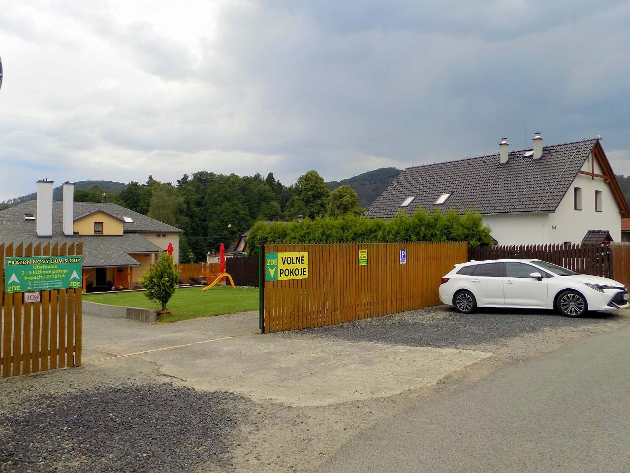 Parkování v ulici Komenského