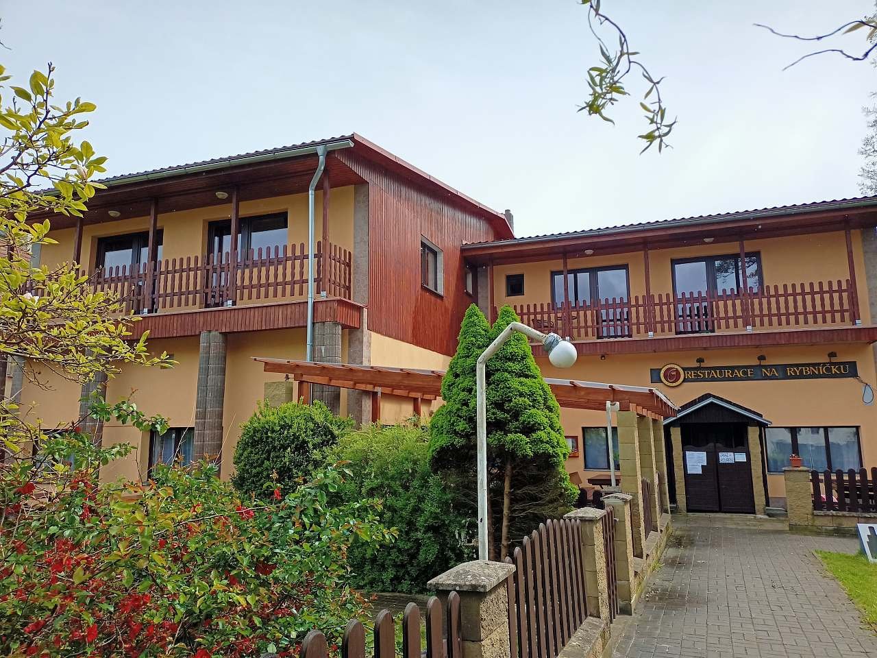 Penzion a restaurace Na rybníčku Staré Splavy