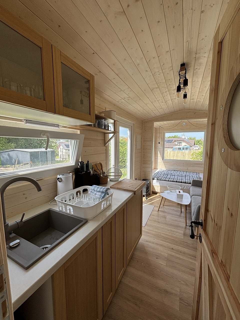 plně vybavená kuchyň